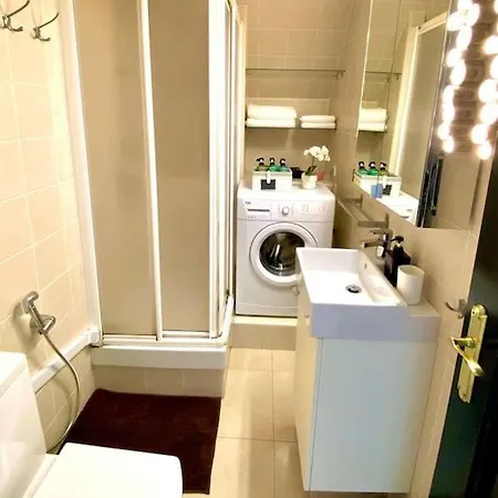 Sea Views Apartman *